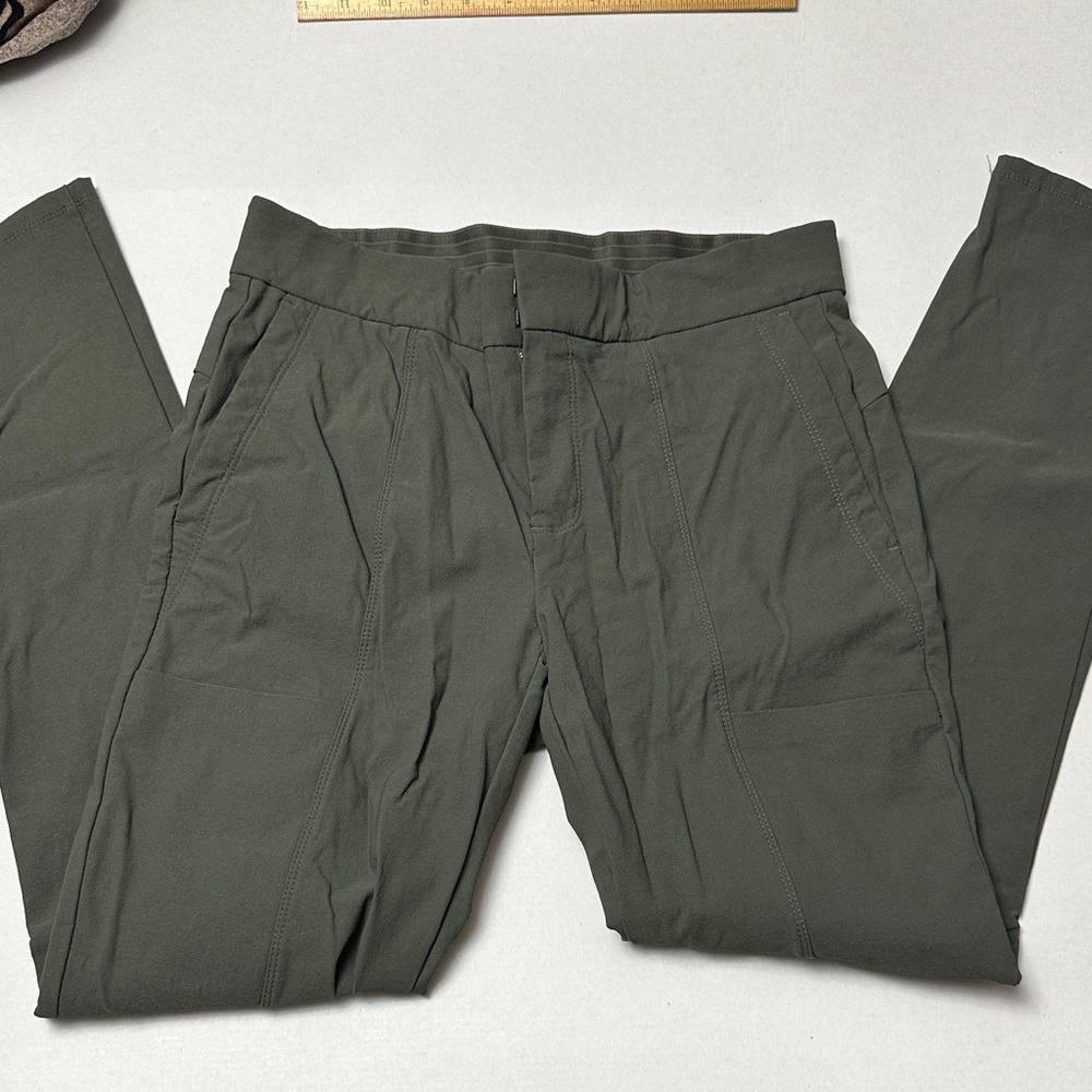 Athleta Wander Stash Skinny  Olive Green Pants